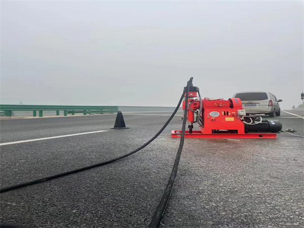 明山马路路基路面开裂下沉注浆加固灌浆