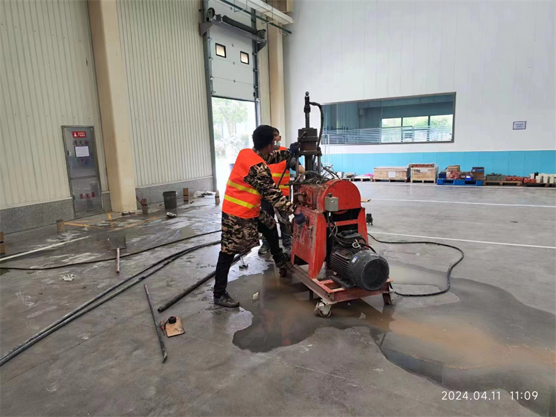 明山厂房地面下沉塌陷注浆加固施工